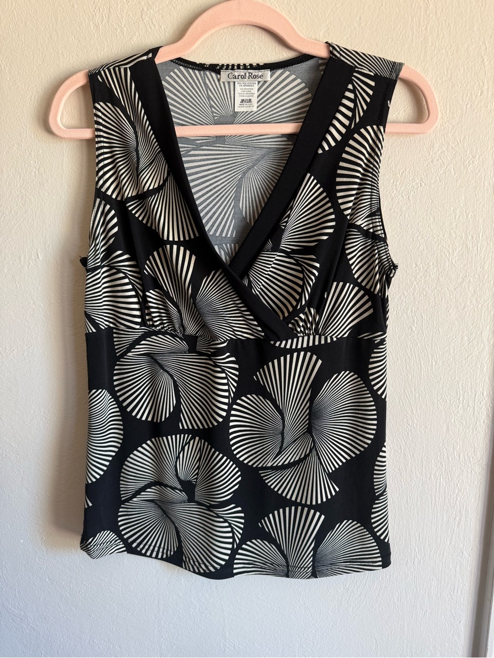Carol Rose Black & White Printed V-Neck Sleeveless Camisole